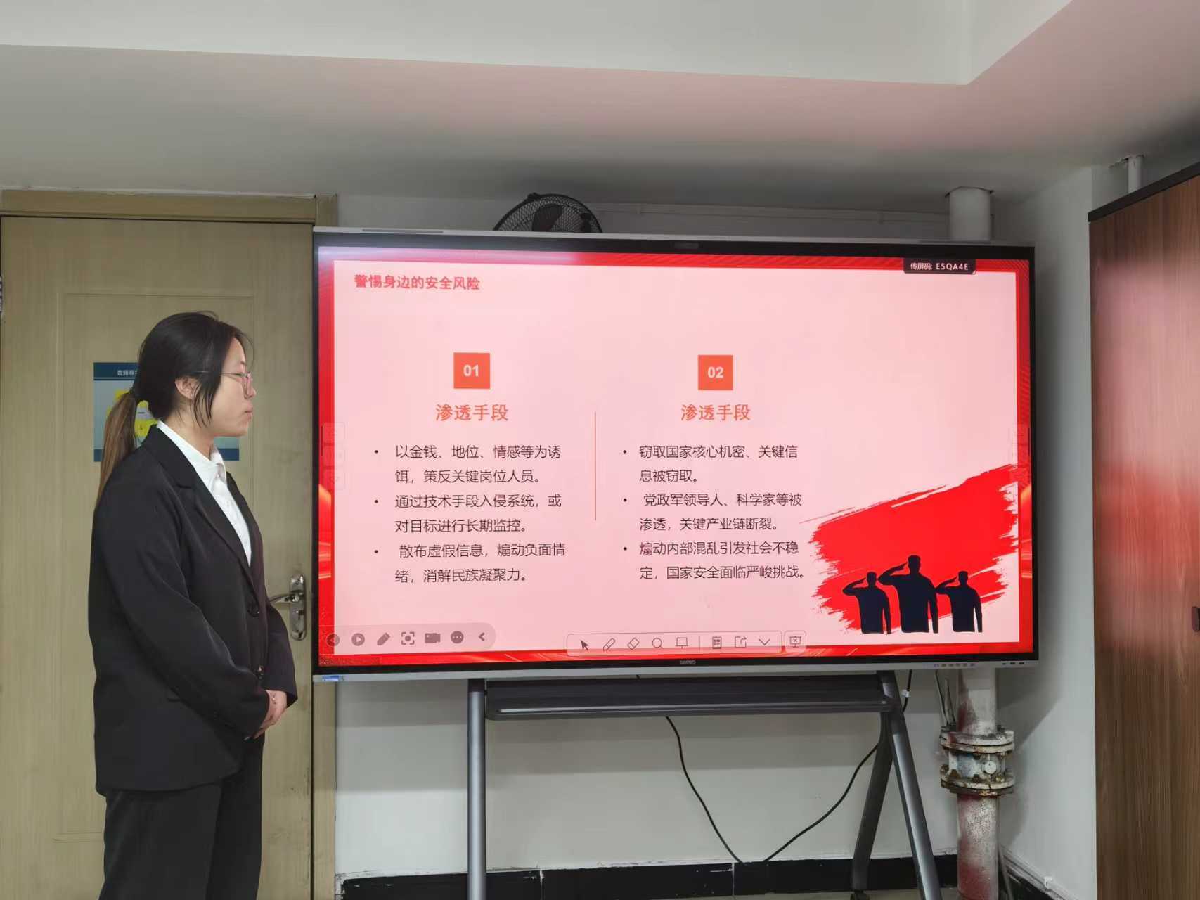 说明: https://img.xiumi.us/xmi/ua/4m5Ge/i/8f57701bb12198a4b09823d033c48e3f-sz_110530.jpg