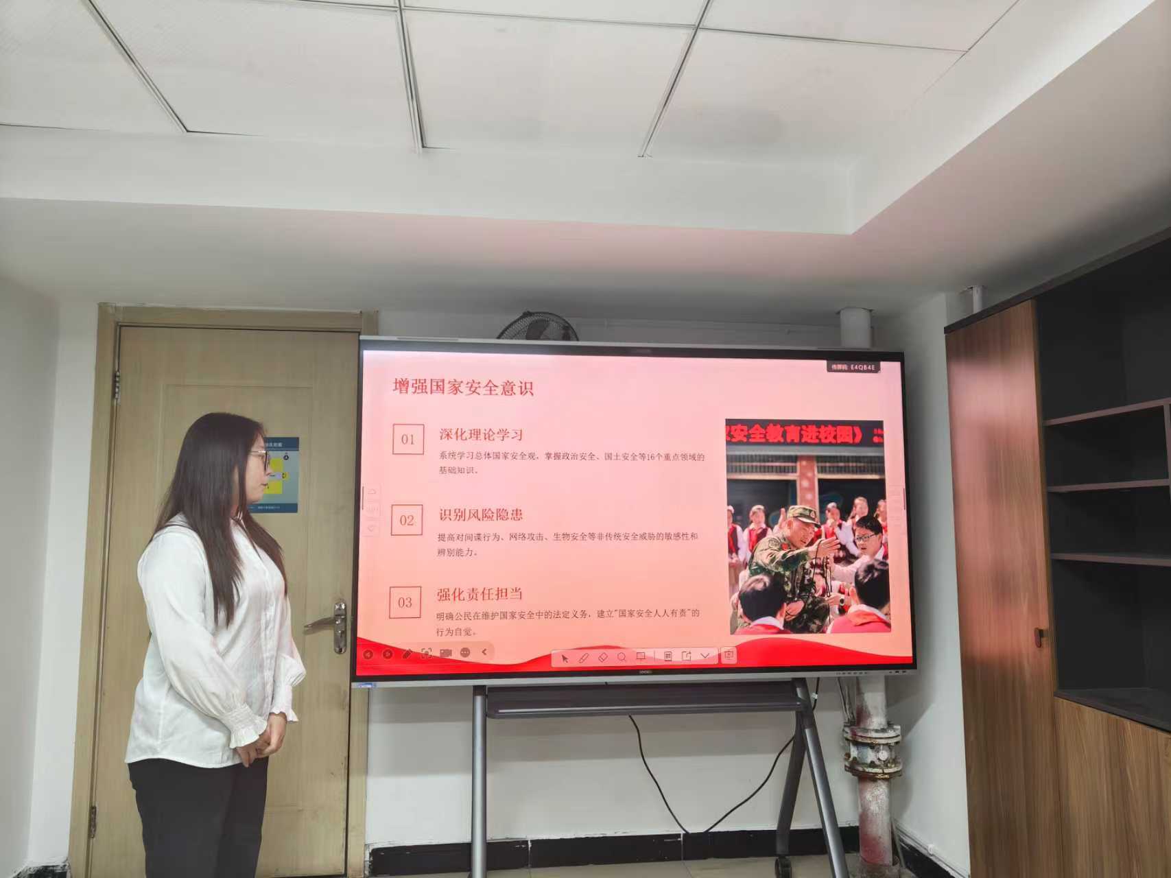 说明: https://img.xiumi.us/xmi/ua/4m5Ge/i/b905a12d190bcfc29ce472df44b0c8c0-sz_107800.jpg